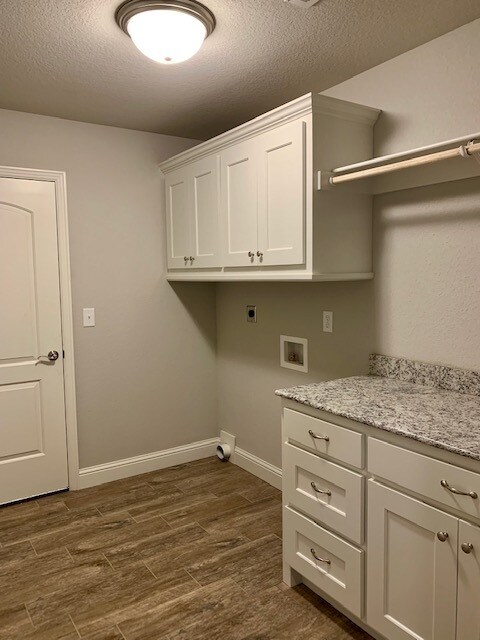 Building Photo - 5601 Sapphire Dr
