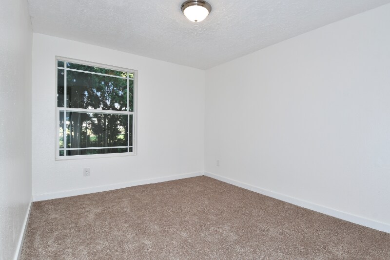 Building Photo - 2414 48th Ave