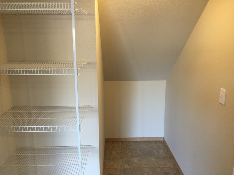 Building Photo - 17727 1st Ave Ct E