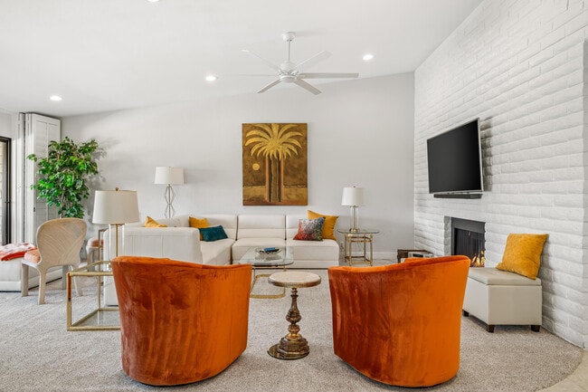 Building Photo - 39 Maximo Way