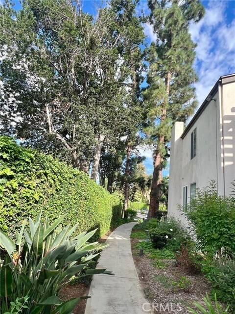 Building Photo - 1350 Cabrillo Park Dr