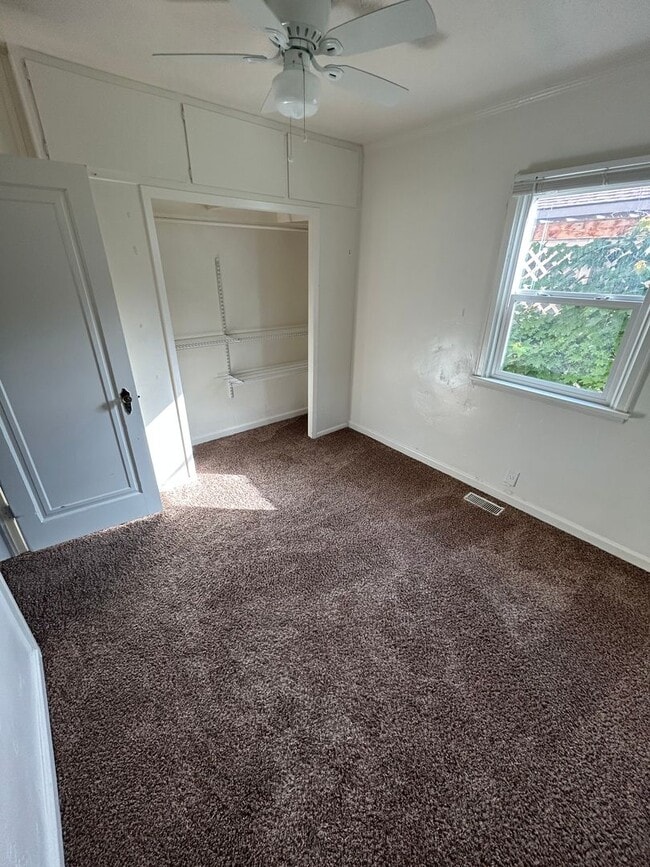 Building Photo - 2 bedroom 1 bath super cute cottage / Less than a mile from Northwest Nazarene, great location!