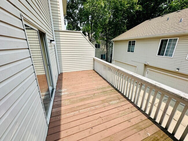 Building Photo - 256 W Treehouse Ln