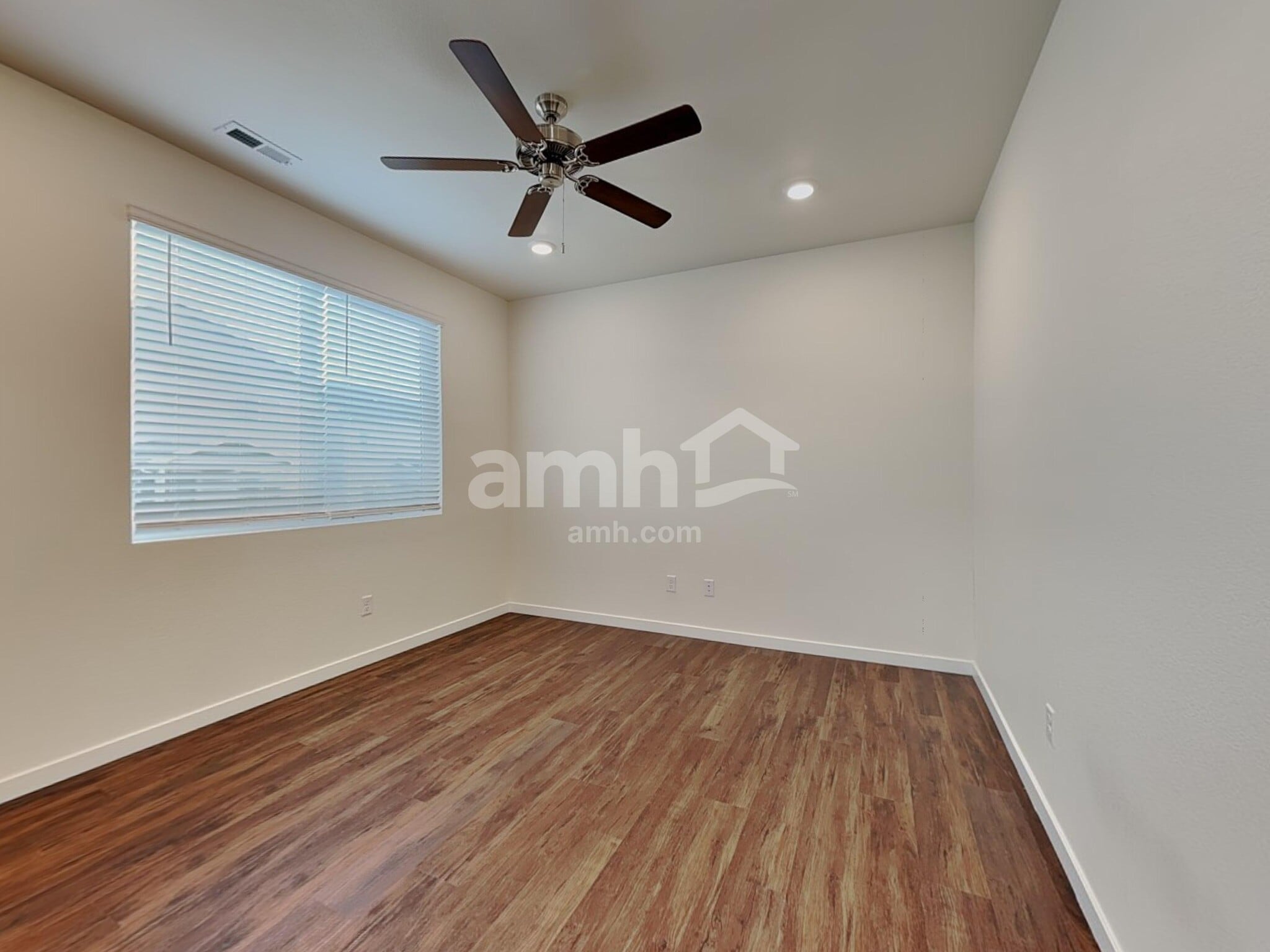 Building Photo - 11669 Logans Rdg Dr