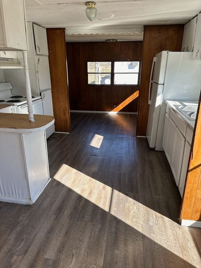 Building Photo - AVAILABLE NOW IN AIKEN ! NO PETS! Call 803-537-0185