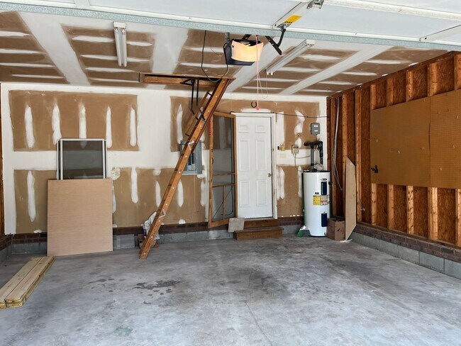 Building Photo - Discover this well-maintained 3-bedroom, 2-bath home in Wilmington, NC