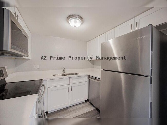 Building Photo - 2674 N 43rd Ave