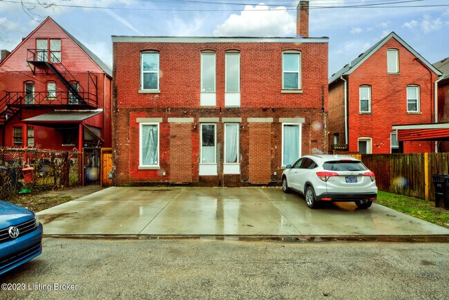 Building Photo - 1105 S 1st St