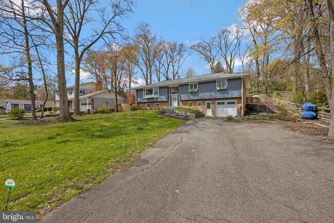 Building Photo - 3113 Woodland Ln