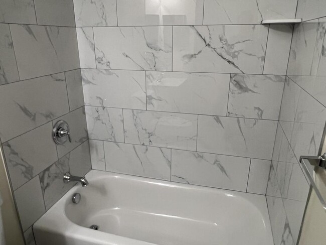 Building Photo - 937 Holborn Ct