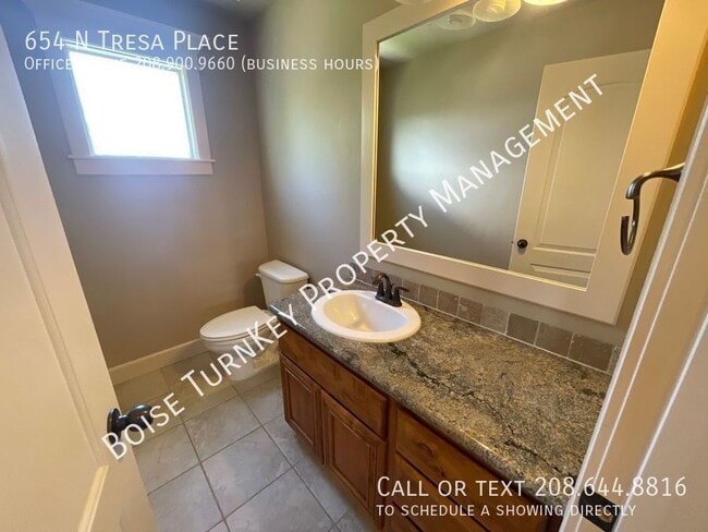 Building Photo - 654 N Tresa Pl