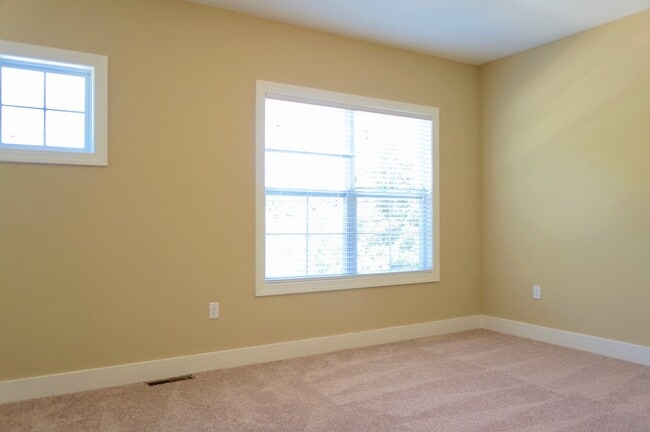 Building Photo - 131 N Franklin Ave