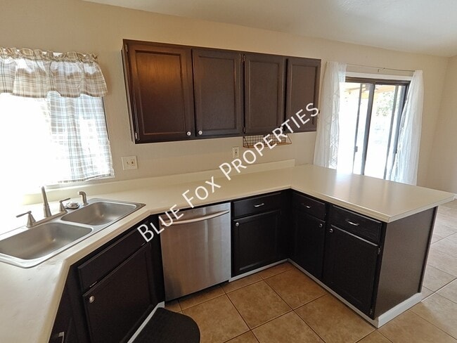 Building Photo - 5189 W Aquamarine St