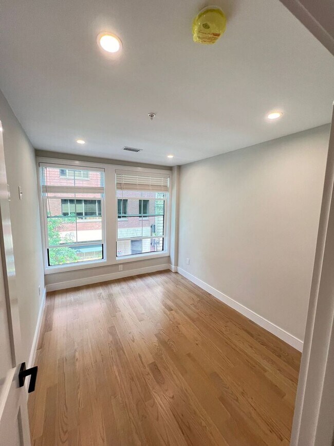 Building Photo - 231 Tremont St