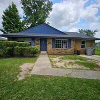 Building Photo - 826 Sherron Ave