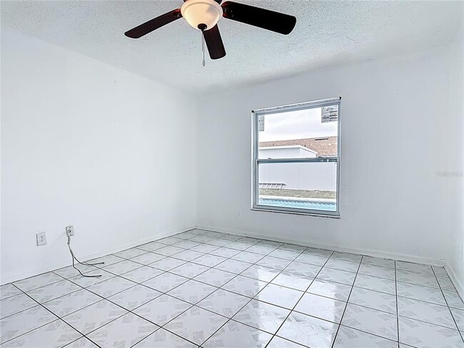 Building Photo - 115 Lindenwood Ln