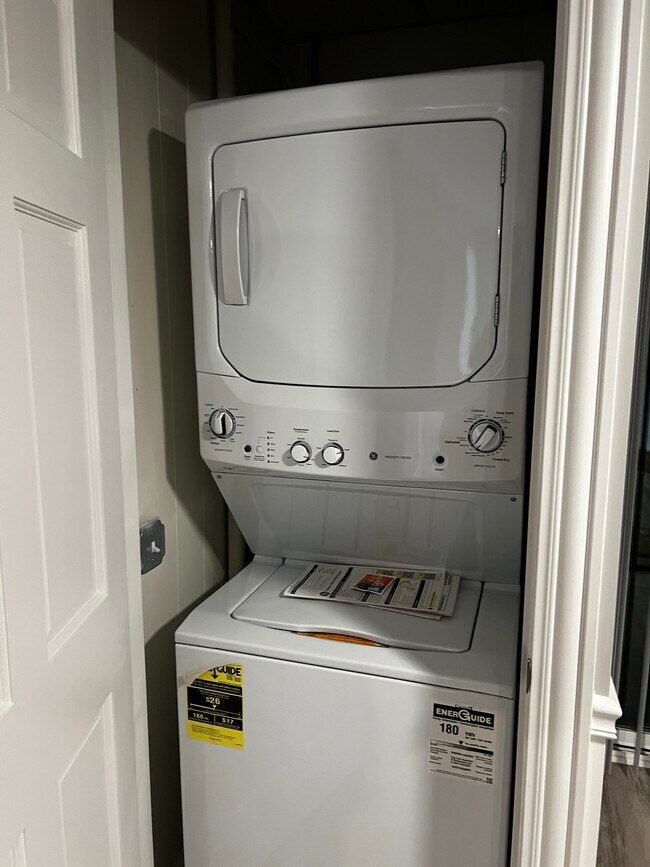 Building Photo - 163 Eagle Point Rd