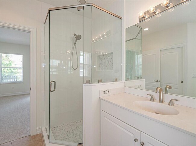 Building Photo - 1825 Bridgepointe Cir