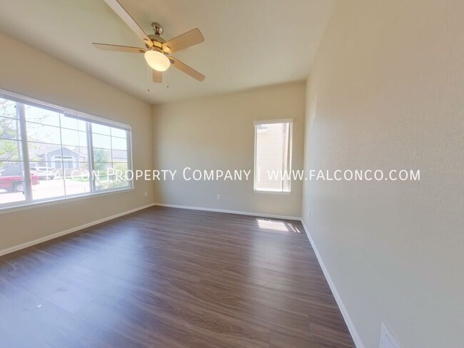 Building Photo - 6224 Saddlebred Way