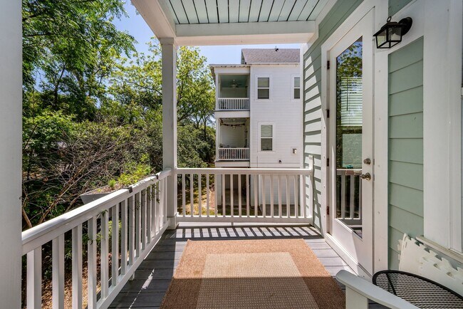 Building Photo - 3 Bedroom 3 Bath Single Family Home in Sab...