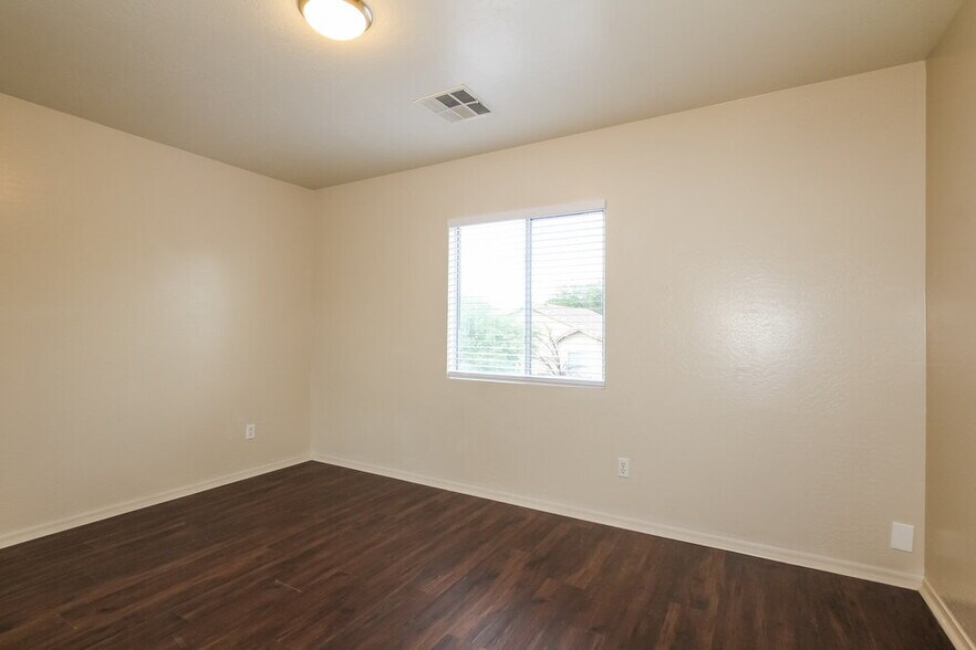 Building Photo - 22740 W Mohave St