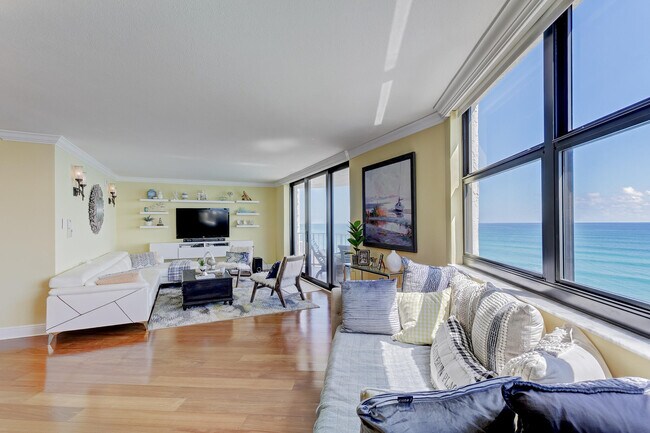 Building Photo - 5420 N Ocean Dr