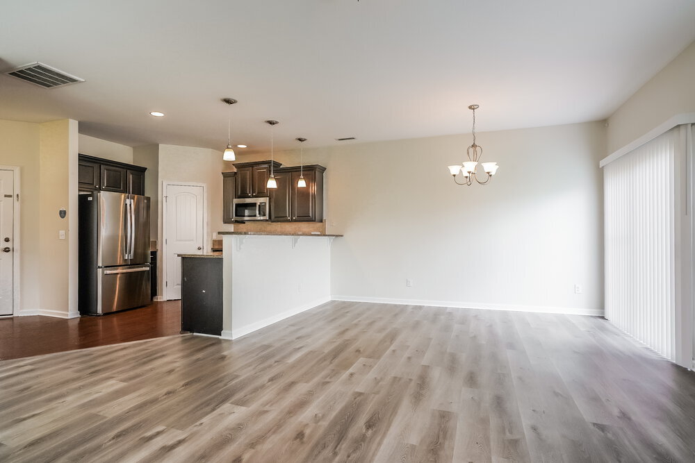 Building Photo - 645 Smith Ridge Way