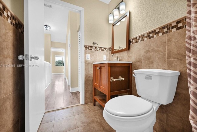 Building Photo - 4930 S University Dr