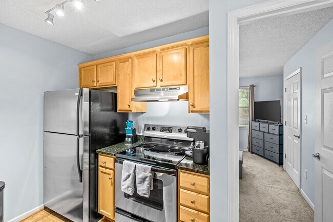 Building Photo - 525 Olmsted Park Pl