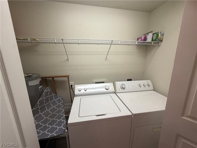 Building Photo - 10339 Whispering Palms Dr