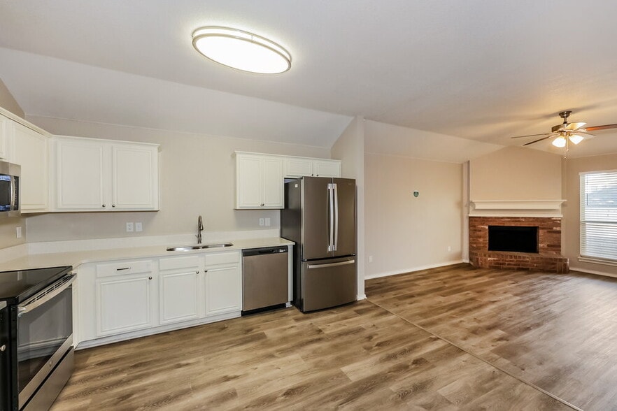 Building Photo - 3037 San Martin Dr