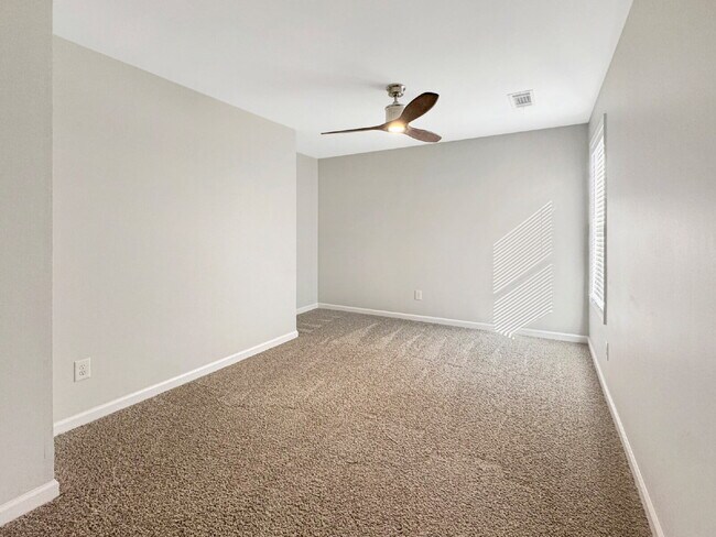 Building Photo - Now Available in Heritage Pointe!