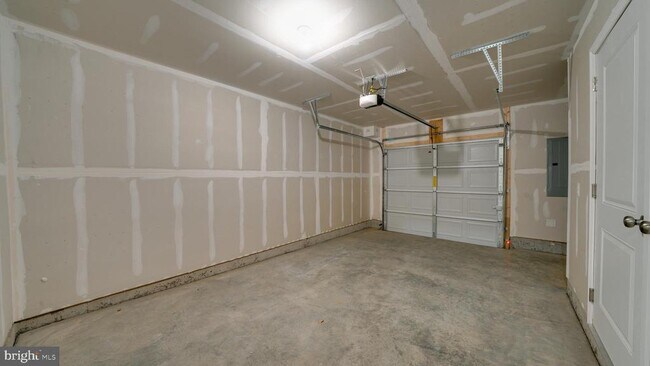 Building Photo - 298 Watercourse Dr