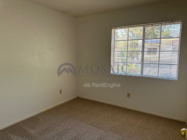 Building Photo - 3933 W Rene Dr