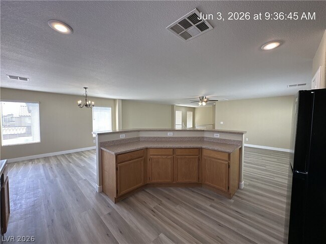 Building Photo - 9754 Splendor Sky Ave
