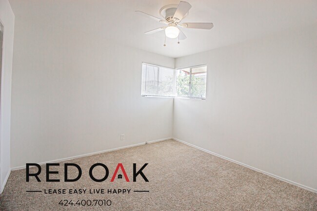 Building Photo - 854 5th St