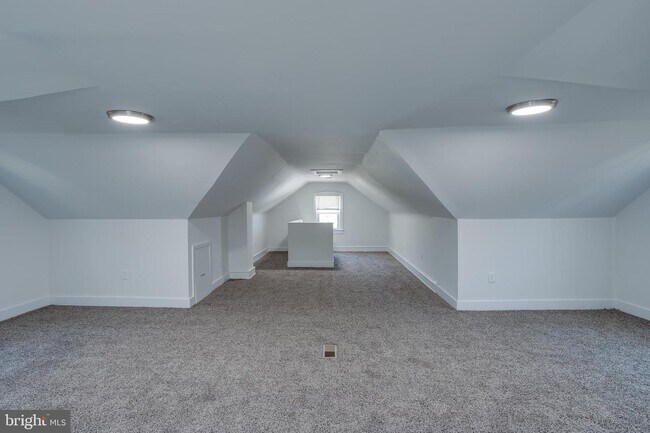 Building Photo - 1948 Lexington Ave