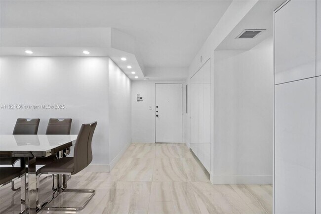 Building Photo - 230 174th St
