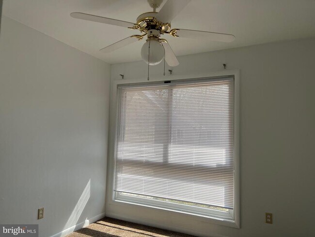 Building Photo - 8613 Seasons Way