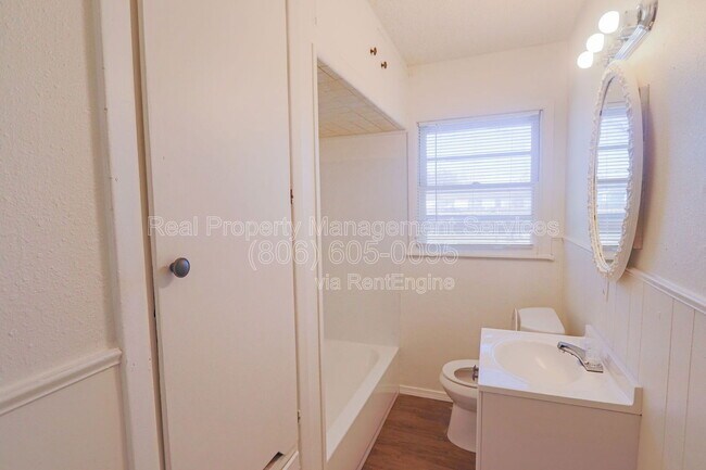 Building Photo - 3012 49th St