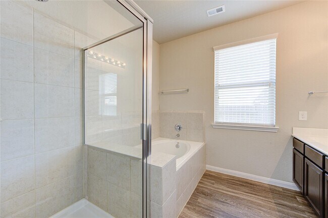 Building Photo - 3566 Paganini Pl