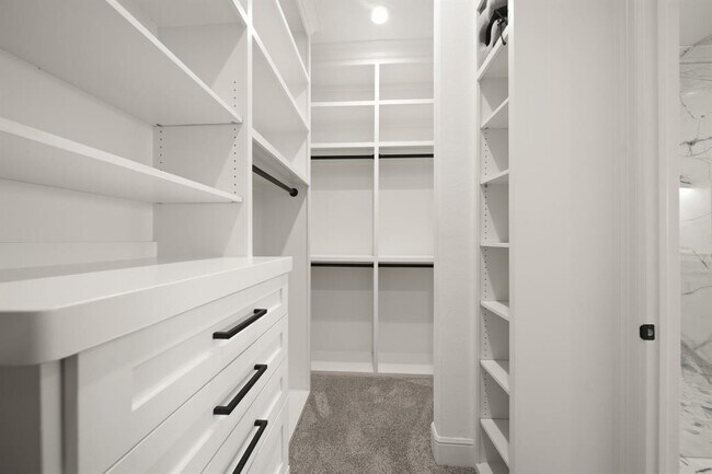 Building Photo - 8519 Lofty Pnes