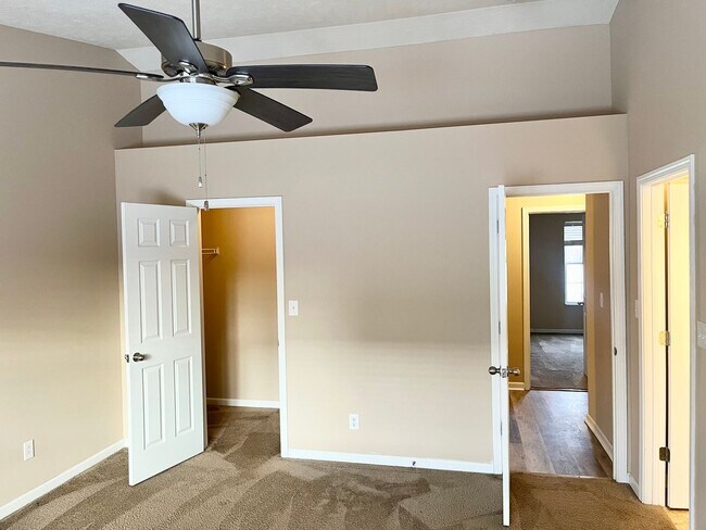 Building Photo - 3 Bed 2 Bath Ranch Style House with Fenced Backyard