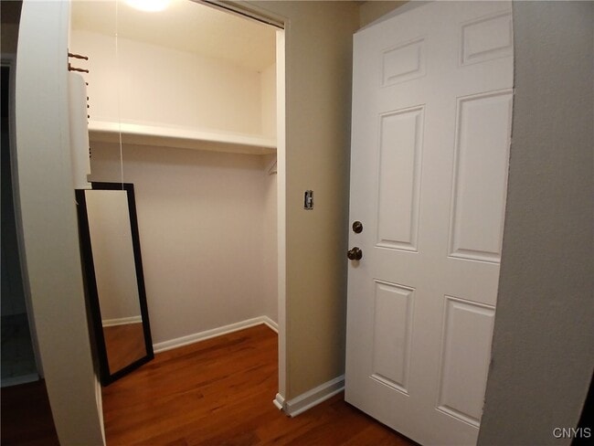 Building Photo - 494 Idlewood Blvd