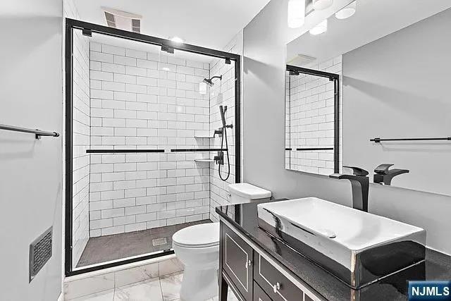 Building Photo - 24 Irving Ave