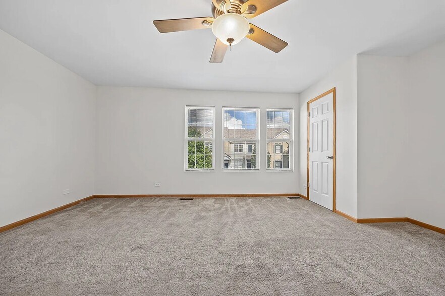 Building Photo - 262 Springbrook Trl S