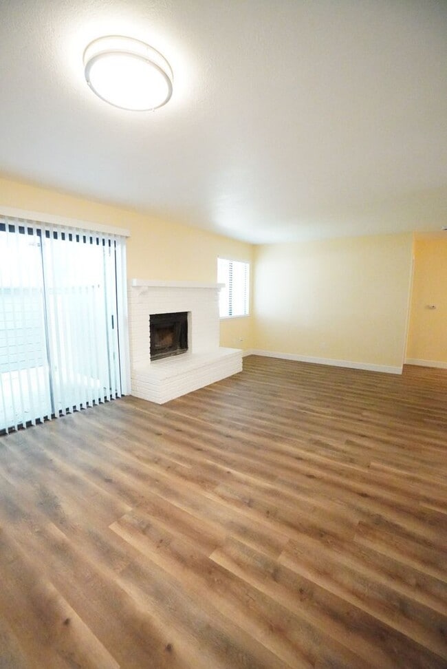 Building Photo - 2 Bedroom 2 Bathroom Condo in Citrus Heights