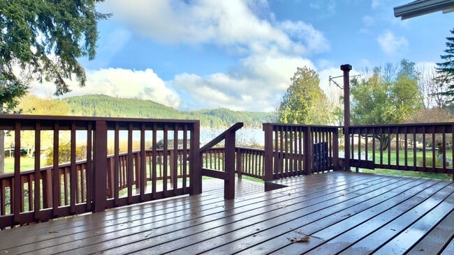 Building Photo - Lakefront Home at Summit Lake 3 Bedrooms with Lake Views