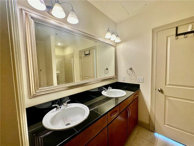 Building Photo - 3445 Stratford Rd NE