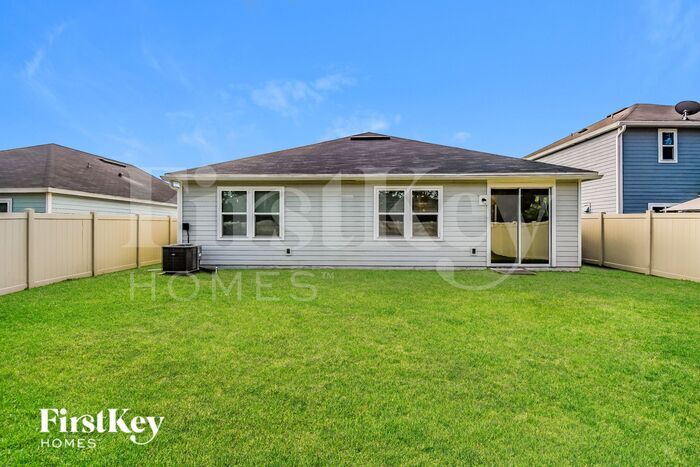 Building Photo - 205 Orient Dr